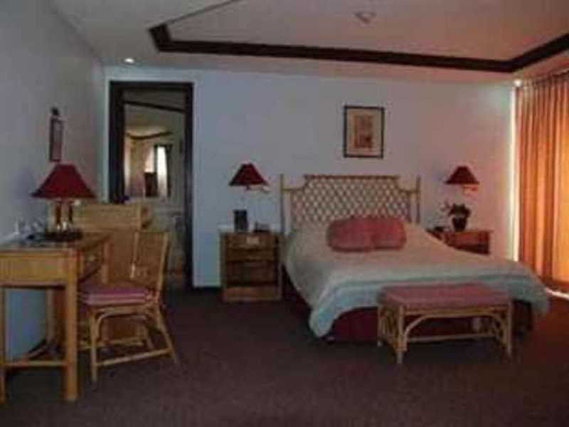Oyo 414 Humberto'S Hotel Davao City Esterno foto