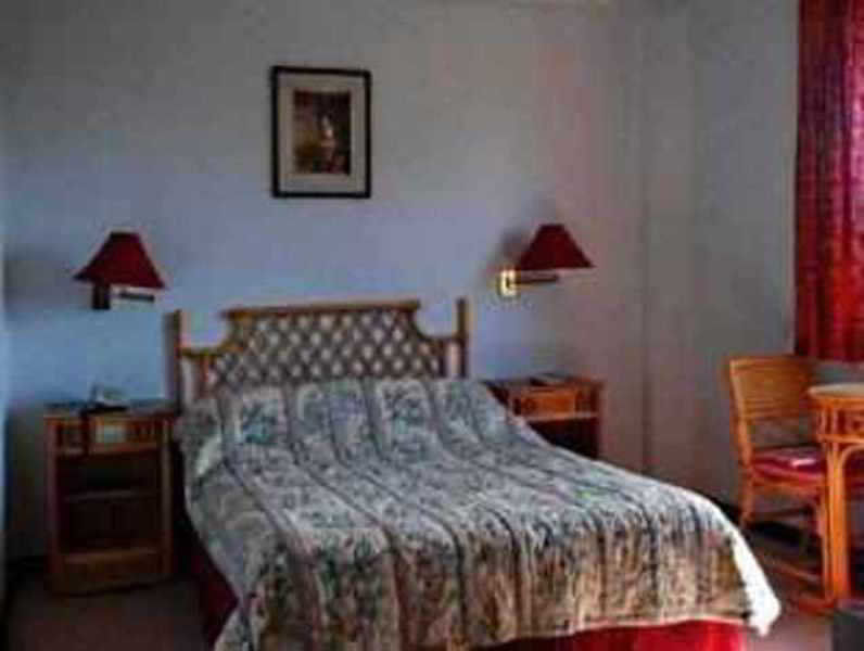 Oyo 414 Humberto'S Hotel Davao City Esterno foto