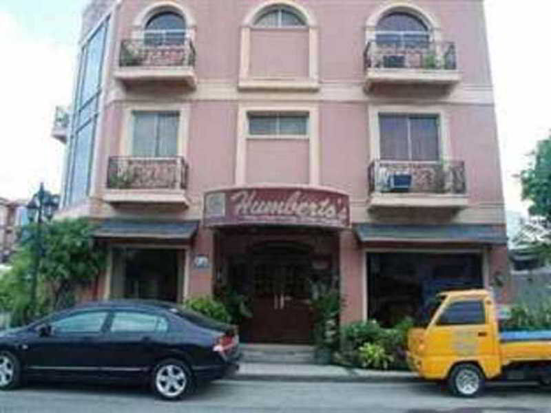 Oyo 414 Humberto'S Hotel Davao City Esterno foto