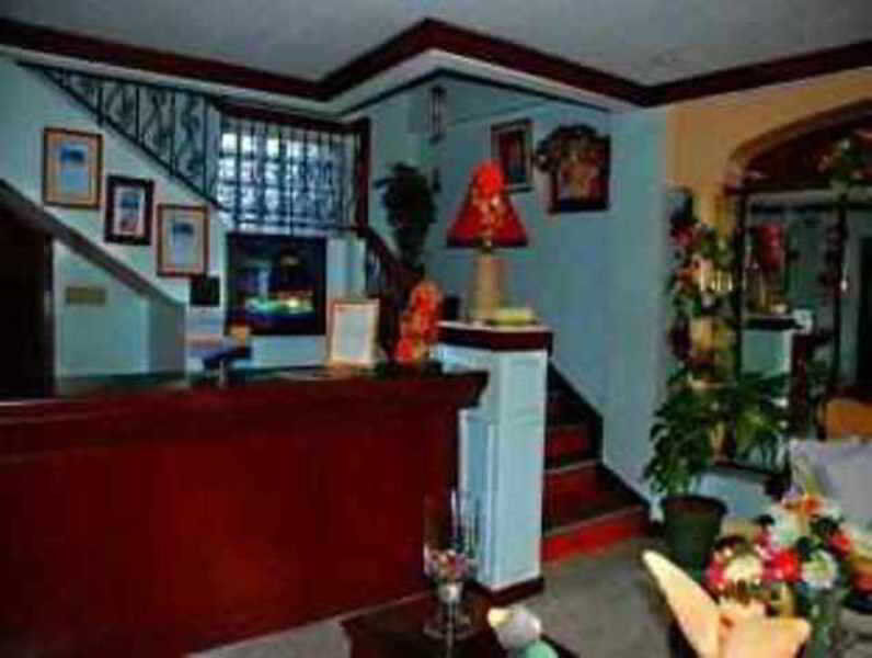 Oyo 414 Humberto'S Hotel Davao City Esterno foto